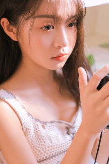 西施流眼泪翻白眼咬铁球图片